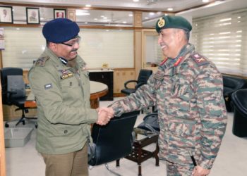 GOC 16 Corps calls on DGP J&K; Discusses security scenario in Jammu Region 