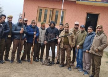 3 punt guns seized near Wular Lake in Bandipora