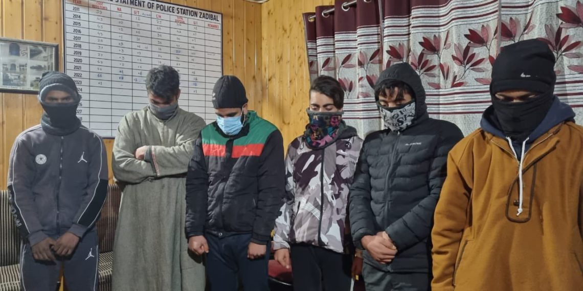 6 Micreants Detained for Bursting Crackers in SyedPora-Zoonimar Area in Srinagar: Police