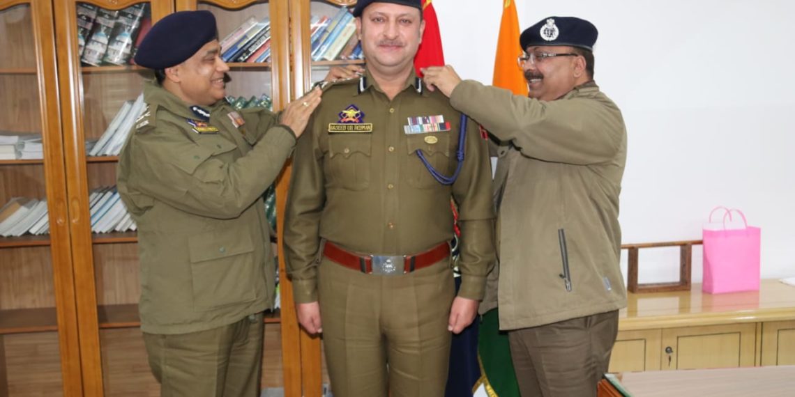 DGP J&K decorates Haseeb-Ur-Rehman with DIG rank