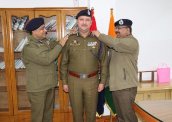 DGP J&K decorates Haseeb-Ur-Rehman with DIG rank