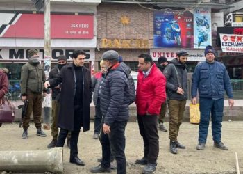 Commissioner SMC/ CEO Smart City tours City areas; reviews progress on Projects