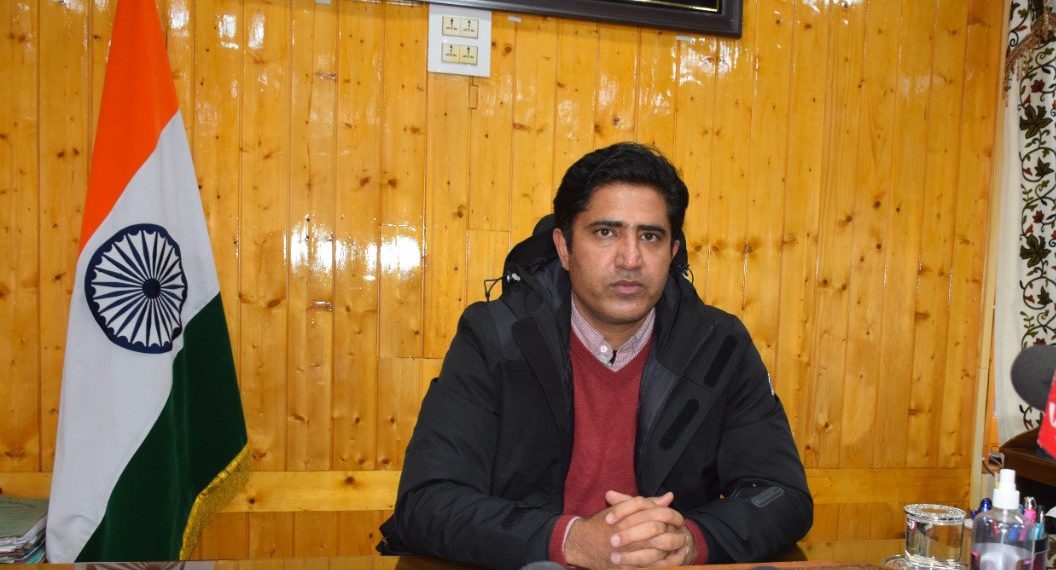 DC Pulwama appeals people to keep their Aadhaar updated