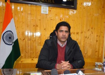 DC Pulwama appeals people to keep their Aadhaar updated