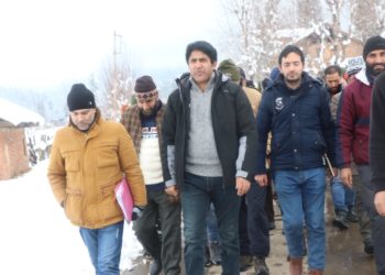 DC Pulwama visits far-off areas of the district; meets people, delegations