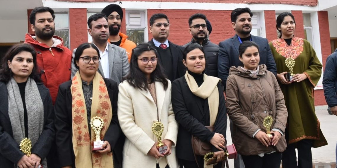 Rajouri admin felicitates women achievers to celebrate National Girl Child Day