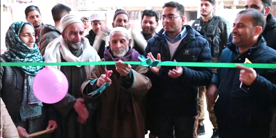 DC Shopian inaugurates Senior Citizens Home