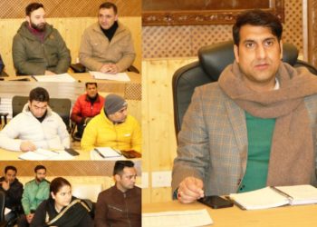 DC Srinagar chairs meeting of Revenue Officers 