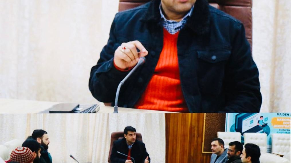 DC Srinagar reviews implementation of PMAY-Urban scheme
