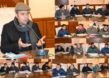 DDC Kulgam reviews progress of various Developmental projects 