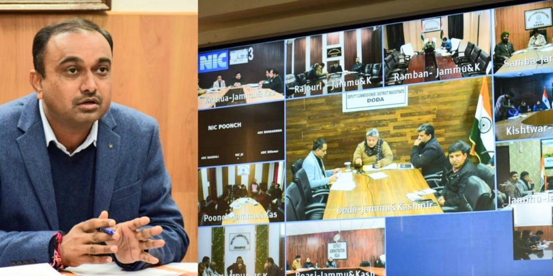Div Com Jammu reviews Revenue issues in Districts