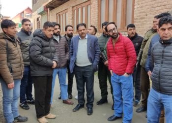 Dy. Mayor SMC & Corporator takes review of ongoing works at Khanyar