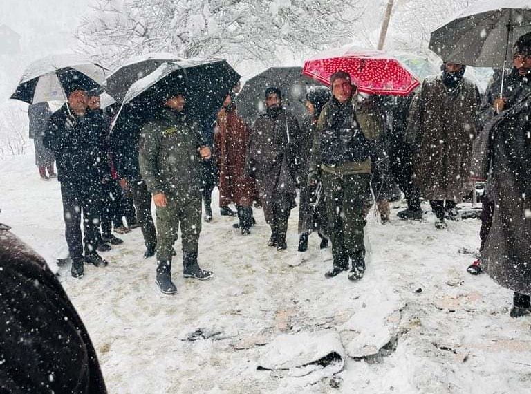 Kulgam Police rescued two families