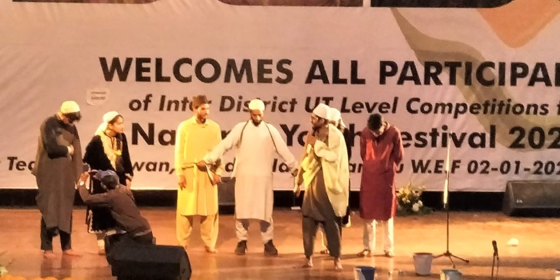 NYF-23 : Vying for top honours, artists mesmerise audience