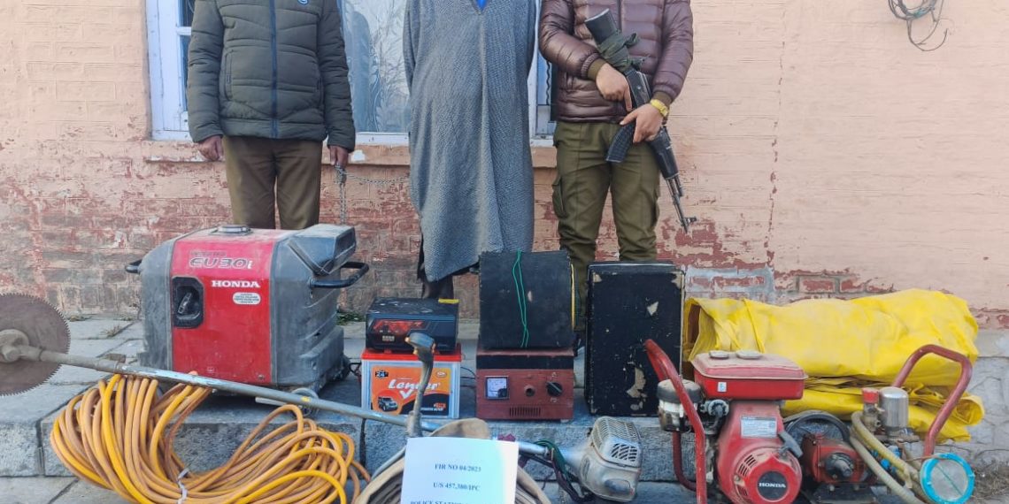 Budgam Police solved theft case within 24 hours; accused arrested, Stolen property worth lakhs recovered