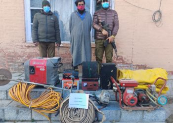 Budgam Police solved theft case within 24 hours; accused arrested, Stolen property worth lakhs recovered