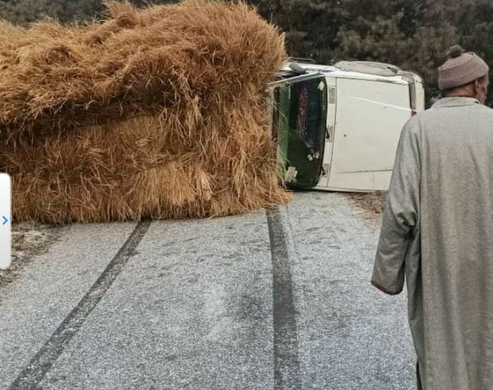 بڈگام میں  المناک سڑک حادثہ باپ زخمی  بیٹا ازجان