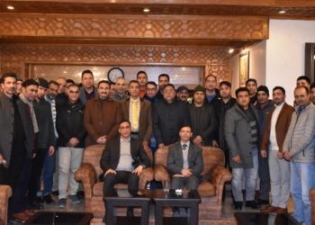 Budgam Police bids warm farewell to outgoing SSP Budgam