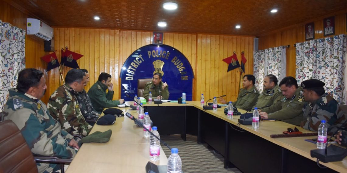 SSP Budgam holds security review meeting with the officers of CRPF