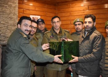 Budgam Police bids warm farewell to outgoing SDPO Magam