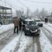 Budgam Police rendered helping hand in veiw of snowfall and slippery road conditions.