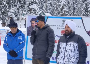 Snow Ski Training for Srinagar Girls Gets Underway at Gulmarg