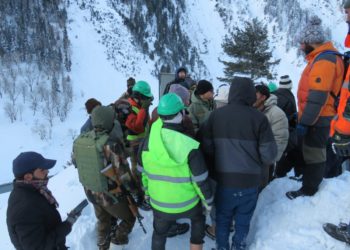 AVALANCHE RESCUE OPERATION BY INDIAN ARMY AT SARBAL, SONAMARG