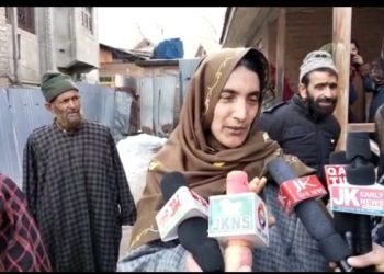 کرناہ کےلئے چاپر سروس شروع 7مریضوں سمیت 55درماندہ مسافر کرناہ سے کپوارہ اور کپوارہ سے کرناہ پہنچے ۔بجلی سپلائی بحال