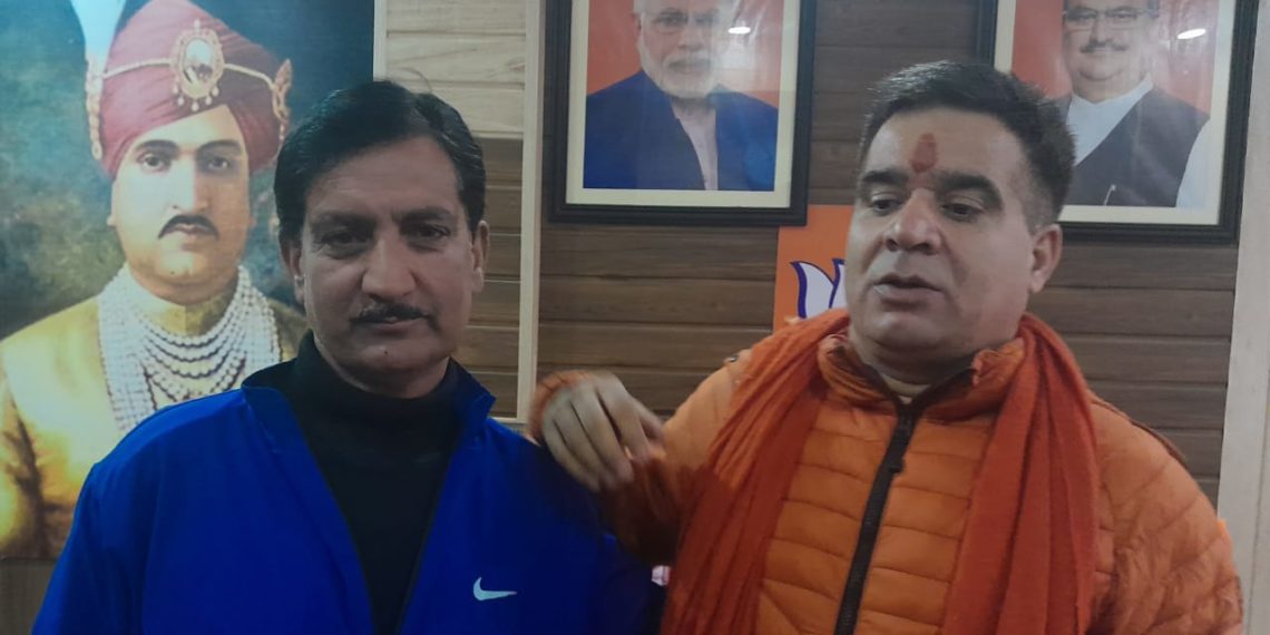 Ravindra Raina, BJP UT President for Jammu and Kashmir congratulated new district president Ganderbal Mohammad Amin Shah and discussed important details regarding the democratic setup in Ganderbal