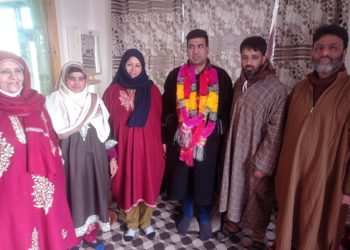 BJP Ganderbal Constituency President and Ganderbal Municipal councilor Mir Jeelani thanks his BJP councilor for supporting Advocate Altaf Lone