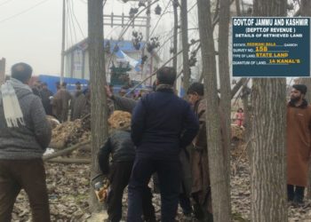 Distt Admin Kulgam intensifies Anti-encroachment drives  Retrieves 253 Kanals of State/ Kahcharie Land in 2 days 