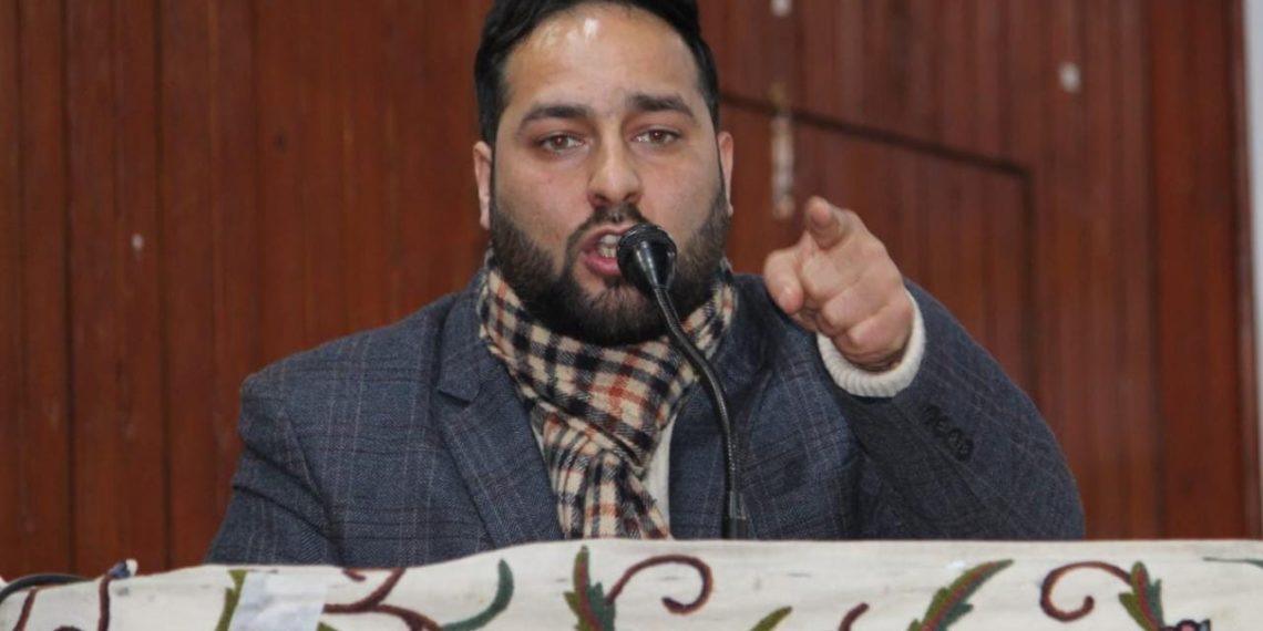 The BJYM National Executive Member Bilal Parray in a statement said it is high time for 4th generation Congress party leader Rahul Gandhi to announce disbanding of the party during the last leg of its “Congress Bachav Yatra” in Kashmir Valley. 