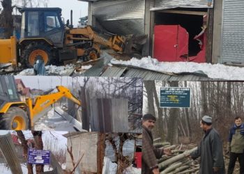400 Kanals of encroached land retrieved in a single day at Kulgam 