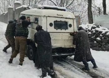 Police provides helping hand in Ganderbal