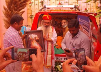Sharda murti reaches Pune from Sringeri Mutt for Sharda Temple at LoC Teetwal Kashmir