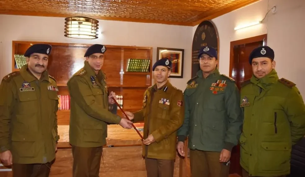 Tahir Gillani-JKPS assumes charge as SSP Budgam