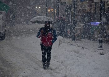 Kashmir, parts of Jammu receive fresh snowfall