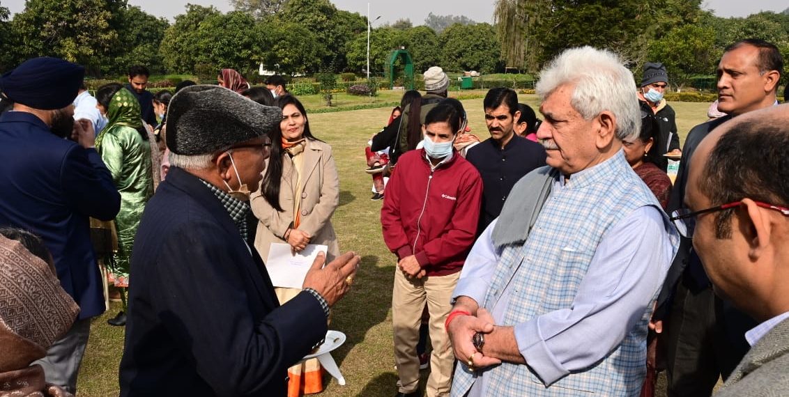 Lt Governor hands over ex-gratia cheque of Rs 10 lakhs to NoKs of each deceased National Health Mission Employee