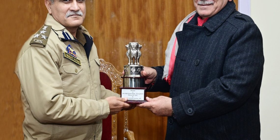 Raj Bhavan bids farewell to outgoing officers
