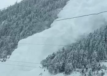 Two Snow Avalanches Occur in Ganderbal, No Damage Reported