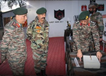 Senior Army Officer Reviews Security Situation Along LoC In J&K’s Rajouri, Poonch