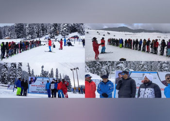 Girls getting snow-skiiing course for free in white Gulmarg