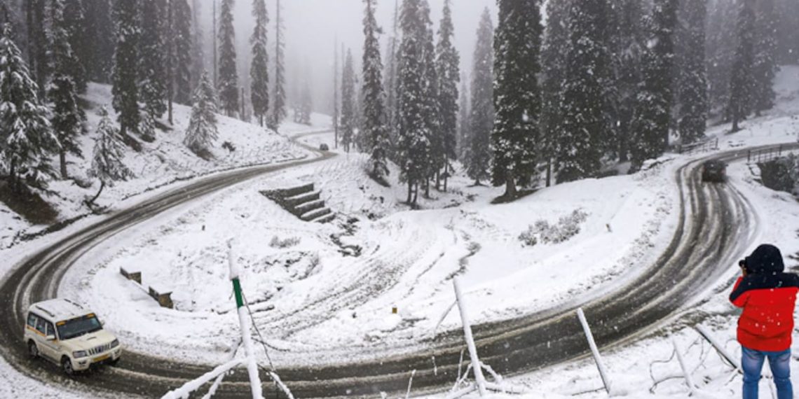 Mercury rises as Kashmir braces for season’s major snowfall