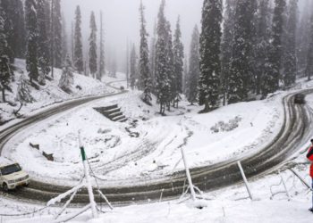 Mercury rises as Kashmir braces for season’s major snowfall