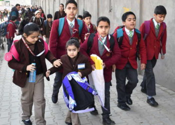 School timing changed in Srinagar city from 9Am to 2Pm