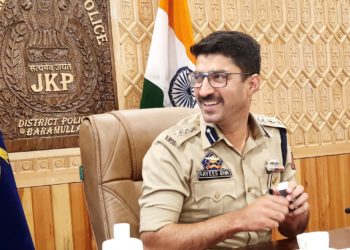 KP Bank Guard’s killing in Pulwama: Will track down terrorists, neutralize them soon, says DIG South Kashmir