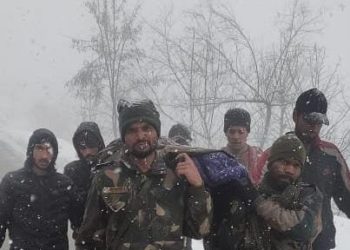 Army rescues pregnant woman from snowbound Kupwara