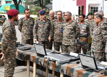 Army chief reviews operational preparedness, security scenario