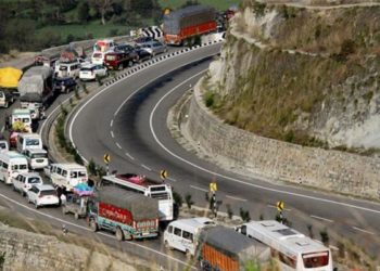 Srinagar-Jammu highway reopens after 3 days
