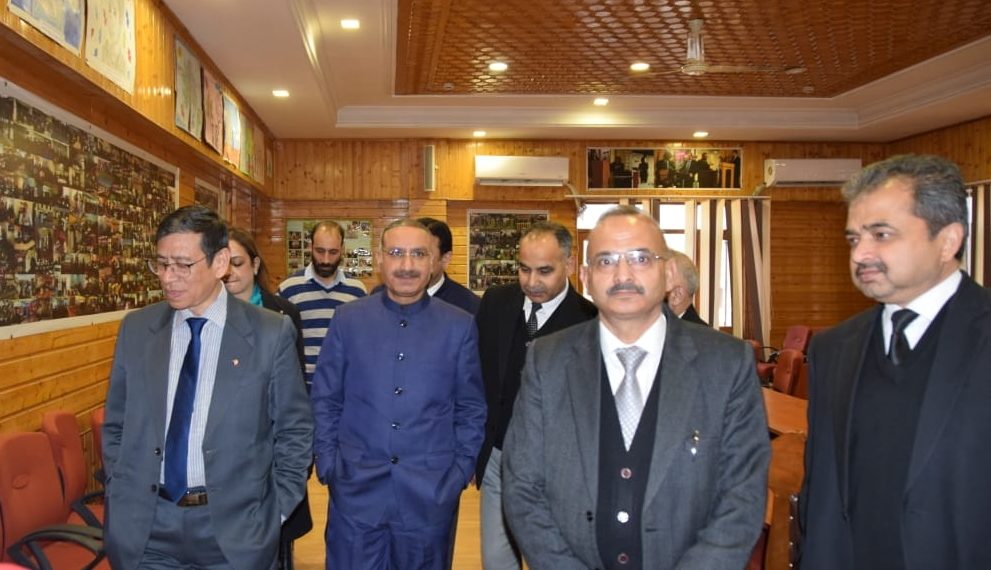 Chief Justice pays maiden visit to District Court Complex, Mominabad, Srinagar
